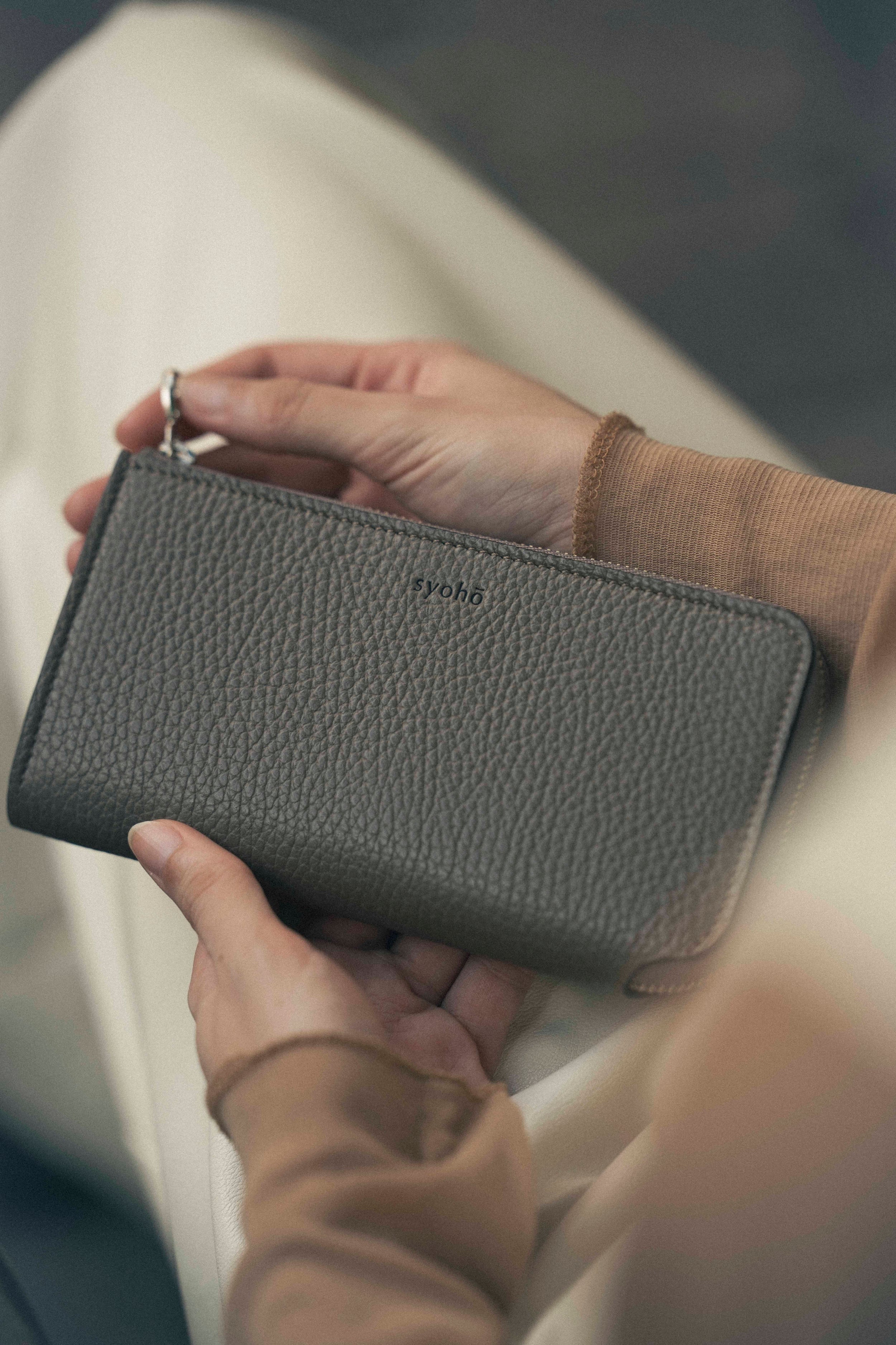 F/0 セミロングウォレット